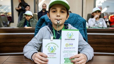 Çevreyi kirletenleri 'minik dedektifler' uyaracak