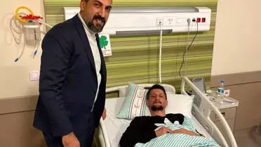 Kayserispor Kulübü Asbaşkanı Tokgöz, tribünde yaralanan taraftarı ziyaret etti