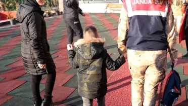 Okula giden şehit çocuklarına jandarma ve polis eşlik ediyor