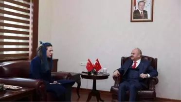 Vali Çakacak, Milli Voleybolcu Meryem Boz'u kabul etti