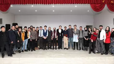 Kursiyerlerden tiyatro gösterisi