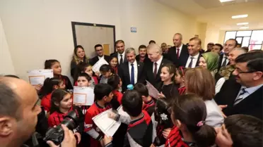 Öğrencilerin Karne Sevincine Ortak Oldular
