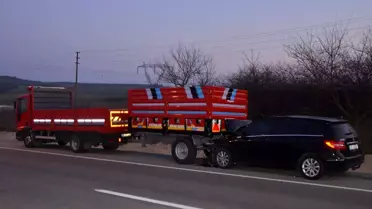 Tekirdağ'da otomobilin kamyonete çarpması sonucu 2 kişi yaralandı