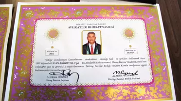 Yarım bıraktığı hukuk eğitimini 63 yaşında tamamladı