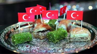Davos'ta kurulan 'Türk Evi'ne katılımcılardan yoğun ilgi