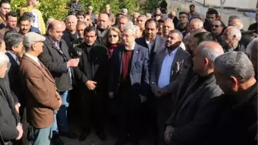 Ağaçları kesilen çevreci muhtara destek