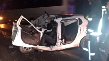 TIR'a çarpan otomobilin sürücüsü öldü
