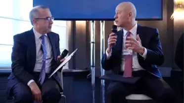 Koç Holding CEO’su Levent Çakıroğlu, Davos Zirvesi’nde dünya liderlerine dijital dönüşümü anlattı