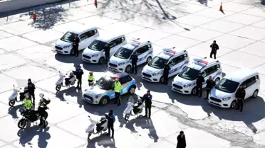 Yeni polis araçları törenle hizmete girdi