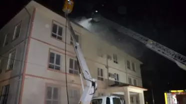 Kahramanmaraş'ta okul çatısında yangın çıktı