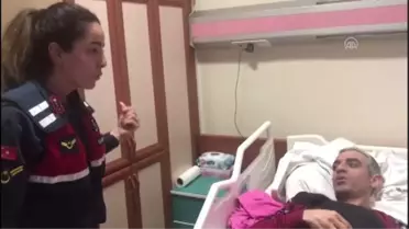 Jandarma ekiplerinden depremde yaralananlara ziyaret (2)