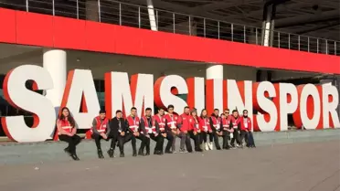 Taraftar grupları ve Kızılay'dan depremzedeler için yardım