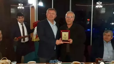 Emekli olan belediye personeline veda yemeği