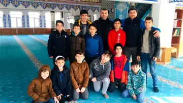 Şarköy'de çocuklar camiye koşuyor