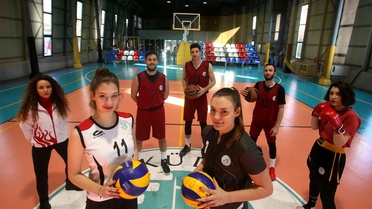 Kulvarları farklı olsa da aynı okulda motive oluyorlar