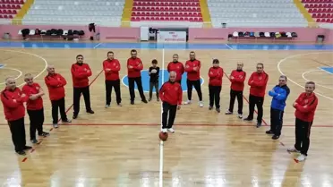 Sağlıklı yaşam için 25 yıldır yaz kış demeden spor yapıyorlar