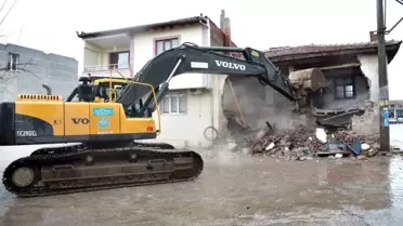 Deprem bölgesinde çalışmalar devam ediyor
