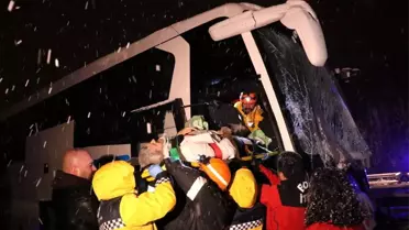 TEM'de zincirleme trafik kazası: 1 ölü, 19 yaralı