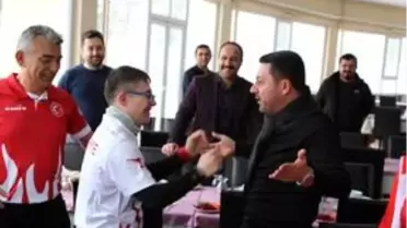 Nevşehir Belediye Başkan Arı, Down Sendromlular Atletizm Milli Takımı'nı ziyaret etti