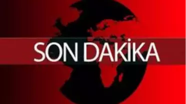 Fatih Beyazıt Meydanı'nda itfaiye aracı ile bir otomobil tramvay yolunda çarpıştı