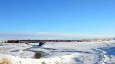 Tren yolunun 'kar kaplanı' 33 yıldır raylarda