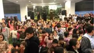 TRT Çocuk'un sevilen karakterileri Forum Erzurum'da çocuklarla buluştu