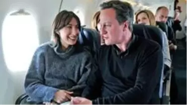 Eski İngiltere Başbakanı Cameron'ın koruması, tabancasını uçak tuvaletinde unuttu