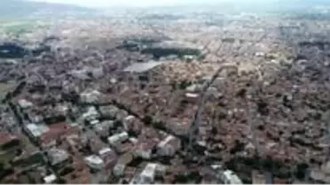 Depremin vurduğu Akhisar'da okullar pazartesi açılıyor