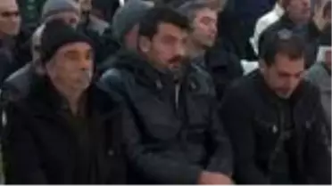 Çevre ve Şehircilik Bakanı Murat Kurum, depremzedelerle buluştu (1)