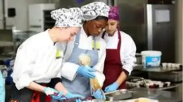 Hollandalı öğrenciler Türk mutfağını Kocaeli'de mutfağa girerek öğreniyor