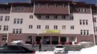 Öğretmen ve öğrenciler depremzede çocuklar için oyuncak hazırlıyor