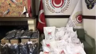 İstanbul'da emekli polislerden Elazığ'a yardım