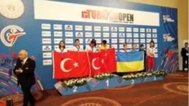 Altıeylül'lü Taekwondocular başarıya doymuyor