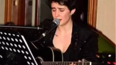 Hande Mehan müzikseverleri mest etti
