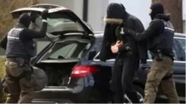 Almanya'da Çelik Çekirdek adlı aşırı sağcı grup 'camilere saldırı planlıyordu'