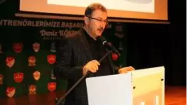 Başkan Deniz Köken İstanbullu antrenörlerle buluştu