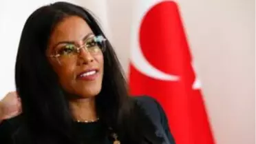Malcolm X'in kızı İlyasa Şahbaz 'Malcolm X ve onun Amerikan İslamına Etkileri' konferansında...