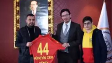Taraftarlar Derneği Baro Başkanı Han'ı da onursal üye yaptı