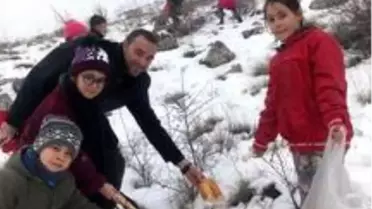 İlkokul öğrencileri doğaya hayvanlar için yem bıraktı