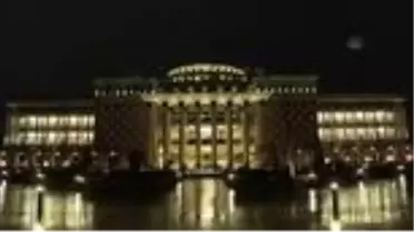 Millet Kütüphanesi'nin milyonlarca kitapla dolu rafları zamanda yolculuğa çıkarıyor (2)