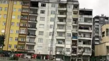 Rize'de çatı katında çıkan yangın paniğe yol açtı
