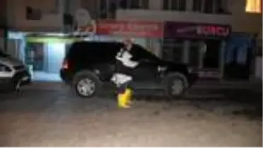 İzmir'de evde çıkan yangın 1 kişinin zehirlenmesine neden oldu