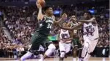 Milwaukee Bucks, Toronto Raptors'ı ikinci yarıda avladı
