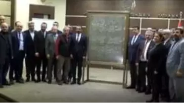 Atatürk'ün, üzerinde ayetler bulunan ipek sancağı Gazi şehirde