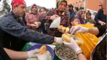 Yarım ton hamsi 1 saatte tükendi