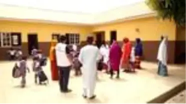 Türk hayırseverlerden Nijerya'daki Türk okuluna yardım - ABUJA