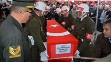 Afyonlu şehit Piyade Yüzbaşı Süleyman Şahin son yolculuğuna uğurlandı