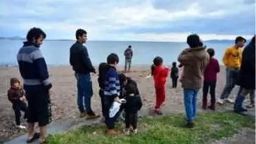 Avrupa'ya gitmek isteyen bir grup düzensiz göçmen Çanakkale sahiline geldi