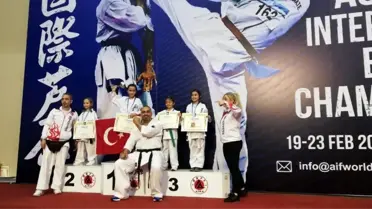 Adana'yı temsil edip, madalyaları topladılar