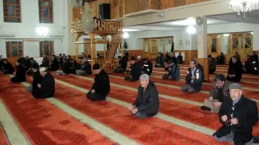 Cami Kebir'de eller semaya Mehmetçik için açıldı